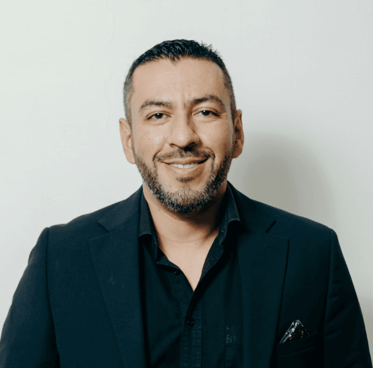 Alex Bayona